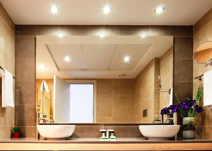 Blue Lagoon Kosher 4*