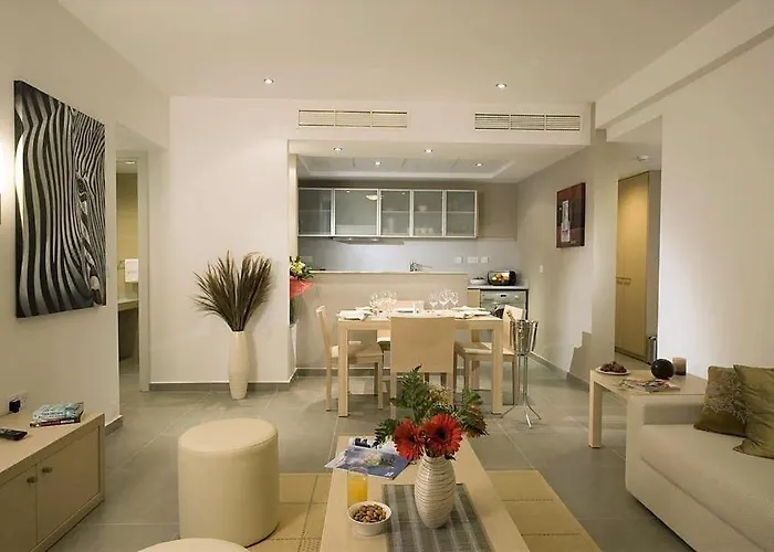 Blue Lagoon Kosher 4*